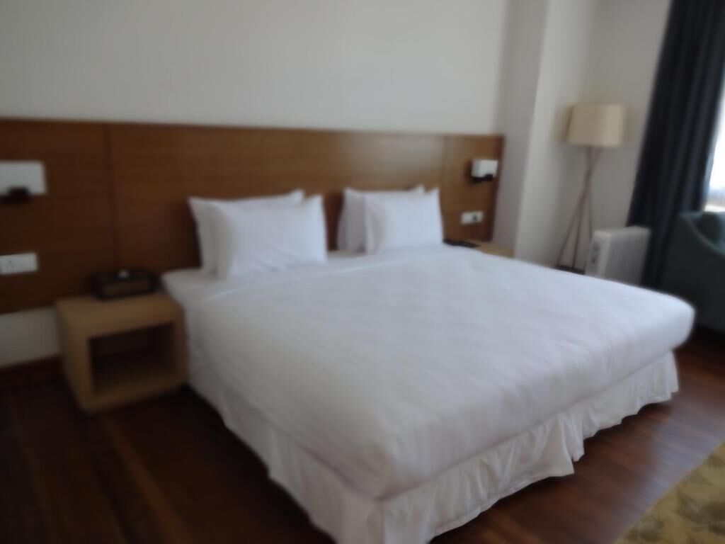 1 bedroom, premium bedding, memory-foam beds, minibar
