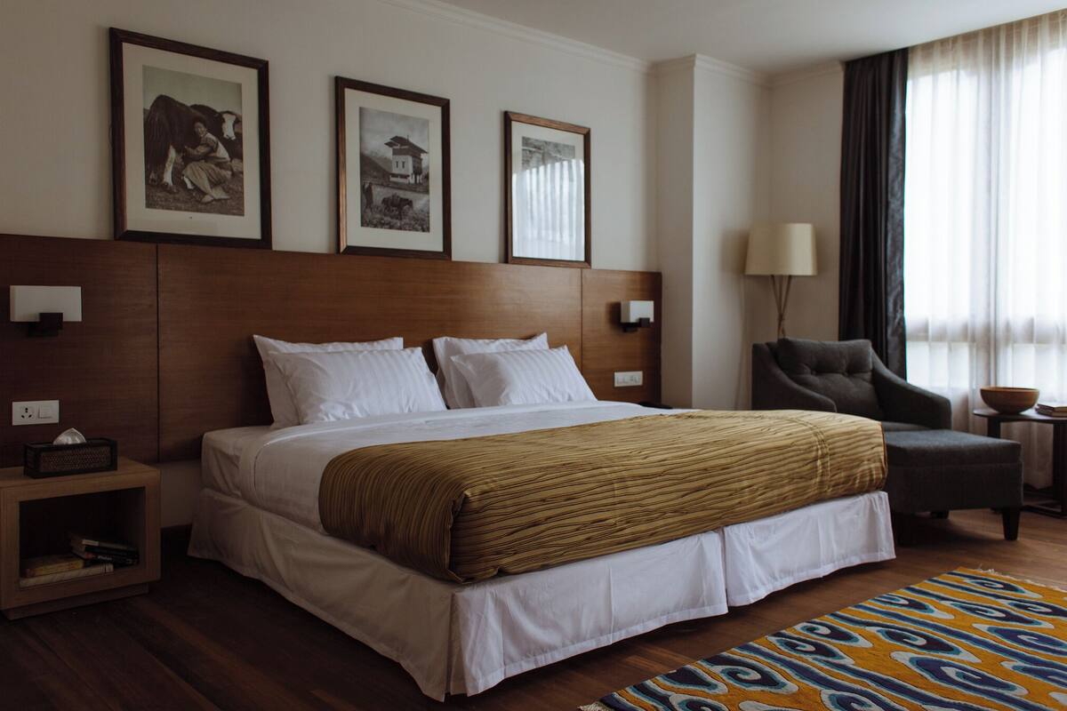 1 bedroom, premium bedding, memory foam beds, minibar
