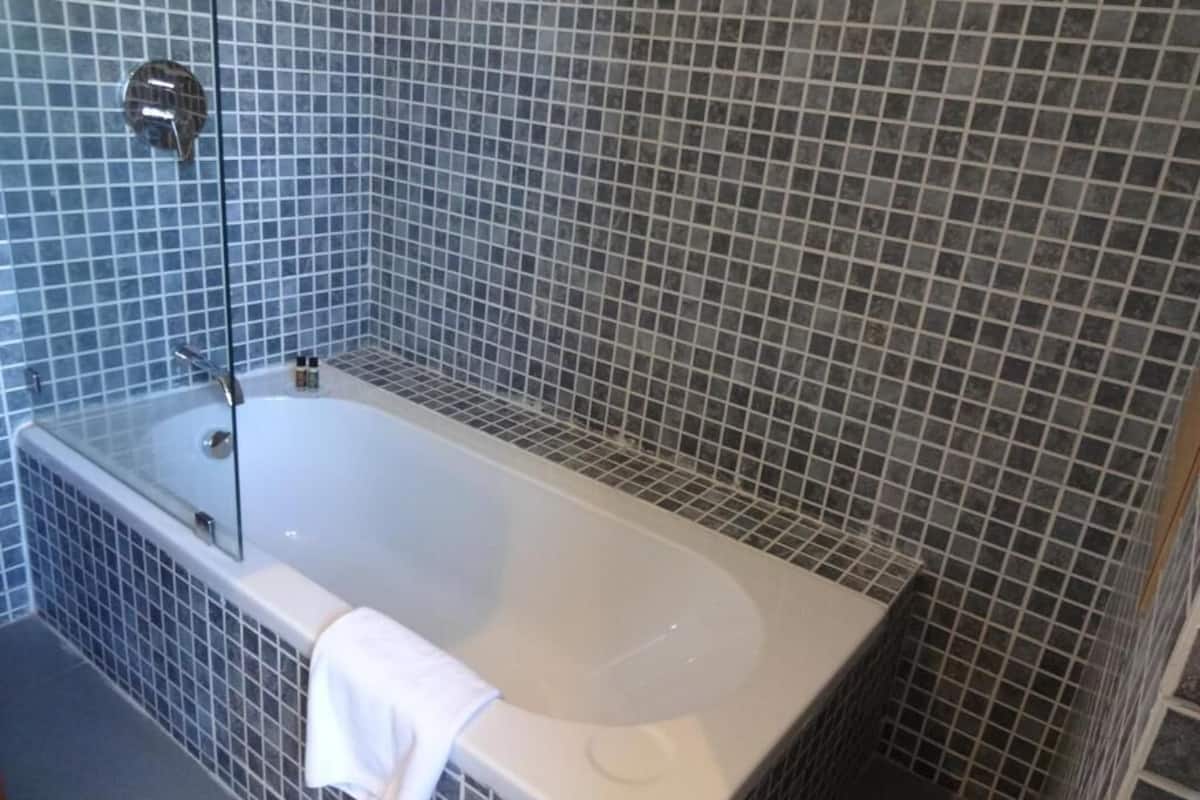 rainfall showerhead, free toiletries, hair dryer, bathrobes