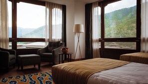 Literie de qualité supérieure, matelas mémoire de forme, minibar