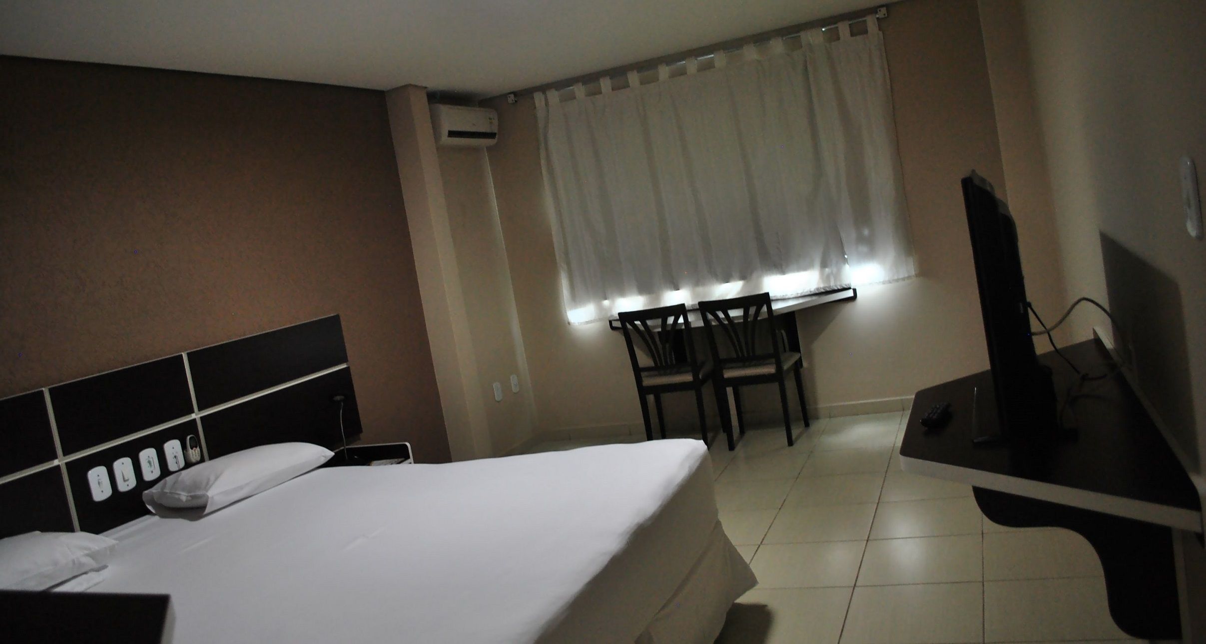 Minibar, desk, free WiFi