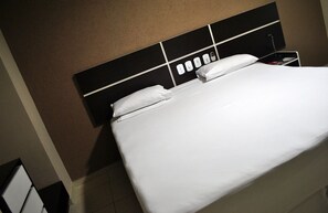 Deluxe Double Room | Minibar, desk, free WiFi