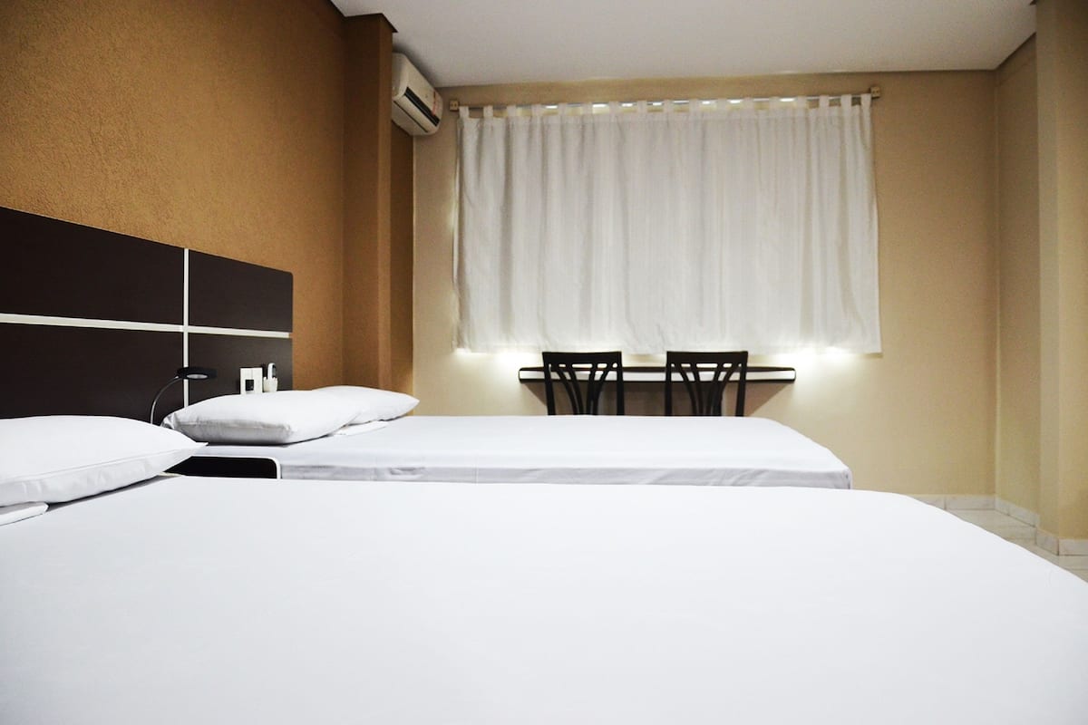 deluxe triple room | minibar, desk, free wifi