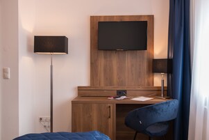 Economy Double or Twin Room | Desk, blackout drapes, soundproofing, free WiFi