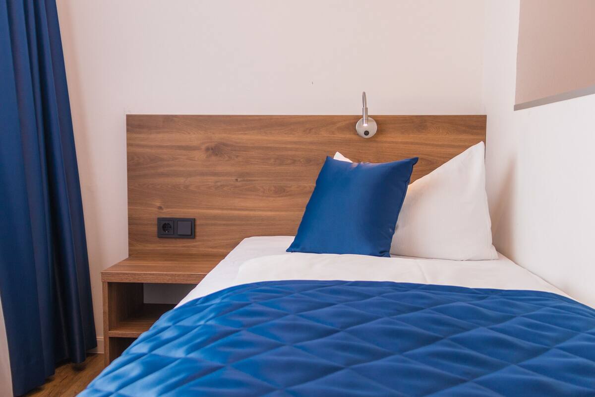 economy double or twin room | desk, blackout curtains, soundproofing, free wifi