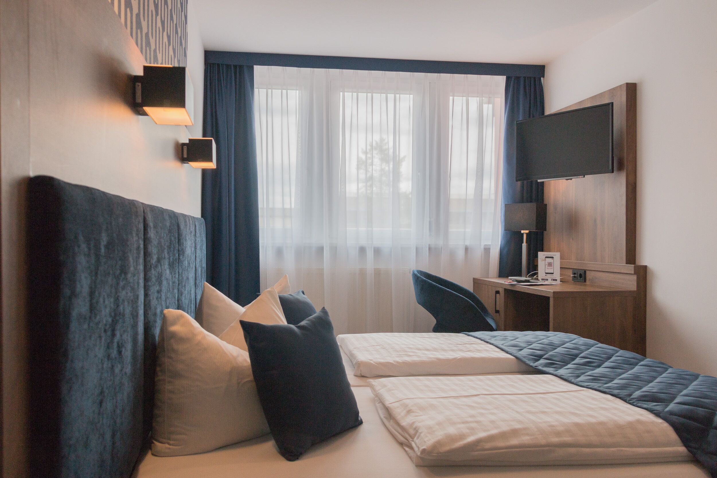 standard double room | desk, blackout curtains, soundproofing, free wifi