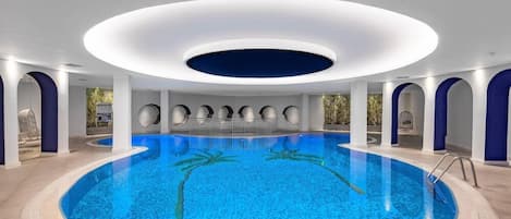 Piscine intérieure, piscine extérieure