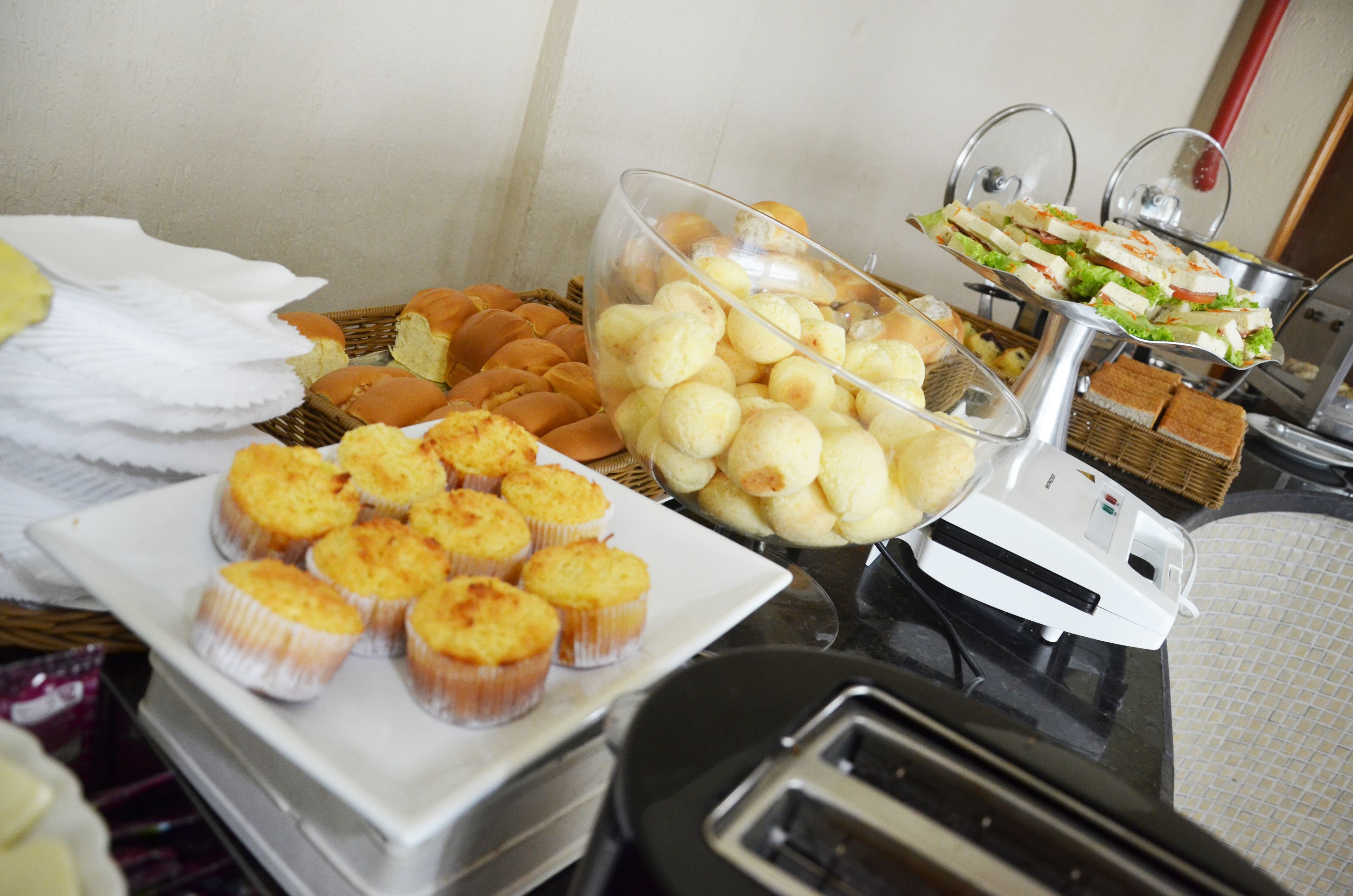 free continental breakfast