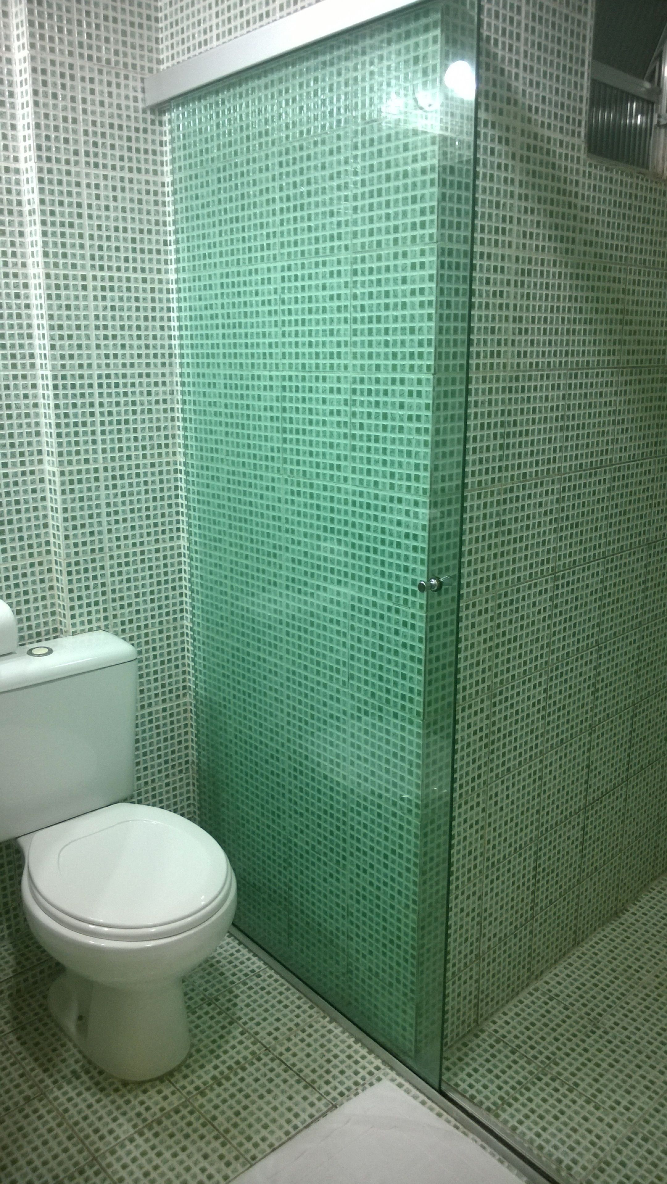 shower, free toiletries