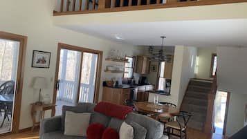 Traditional House, 1 King Bed with Sofa bed | Living area | 40-inch flat-screen TV with digital channels, TV, fireplace