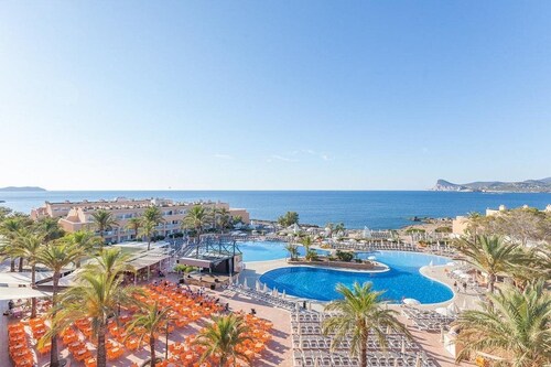 Sirenis Seaview Country Club