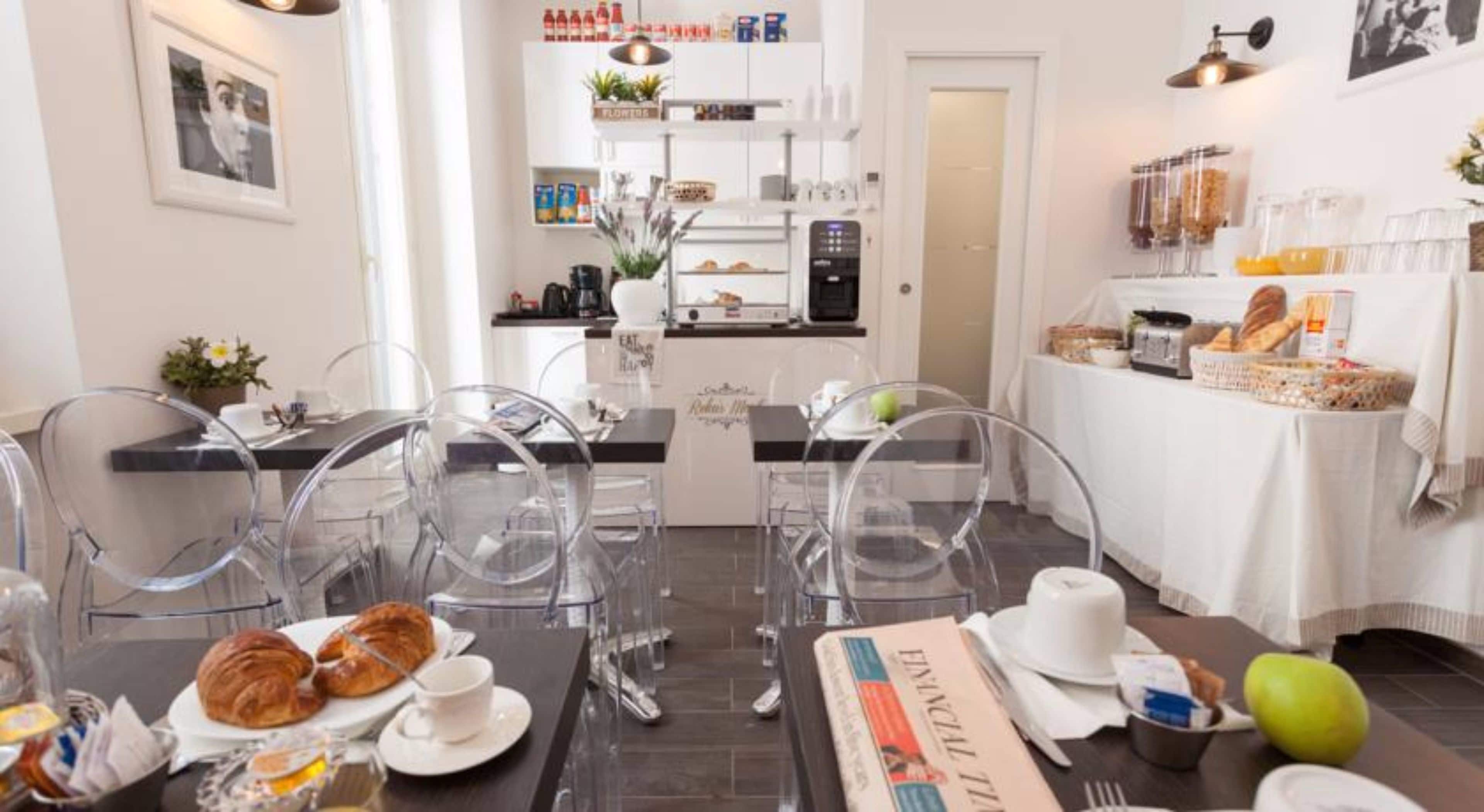 Colazione continentale, servita tutte le mattine (15 EUR a persona) 