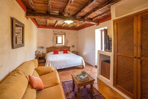 Chambre Classique | Matelas Tempur-Pedic, minibar, décoration personnalisée