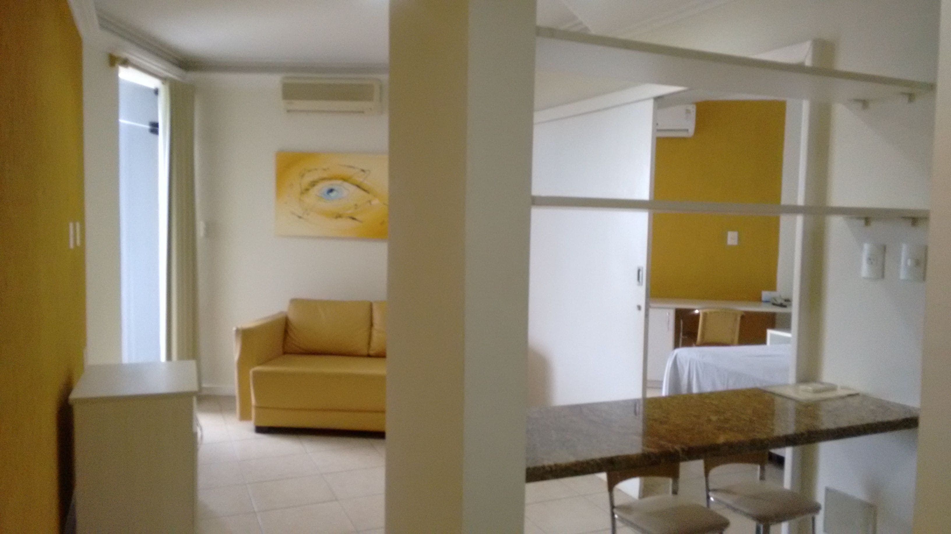 flat | living area | 32-inch flat-screen tv with cable channels, tv