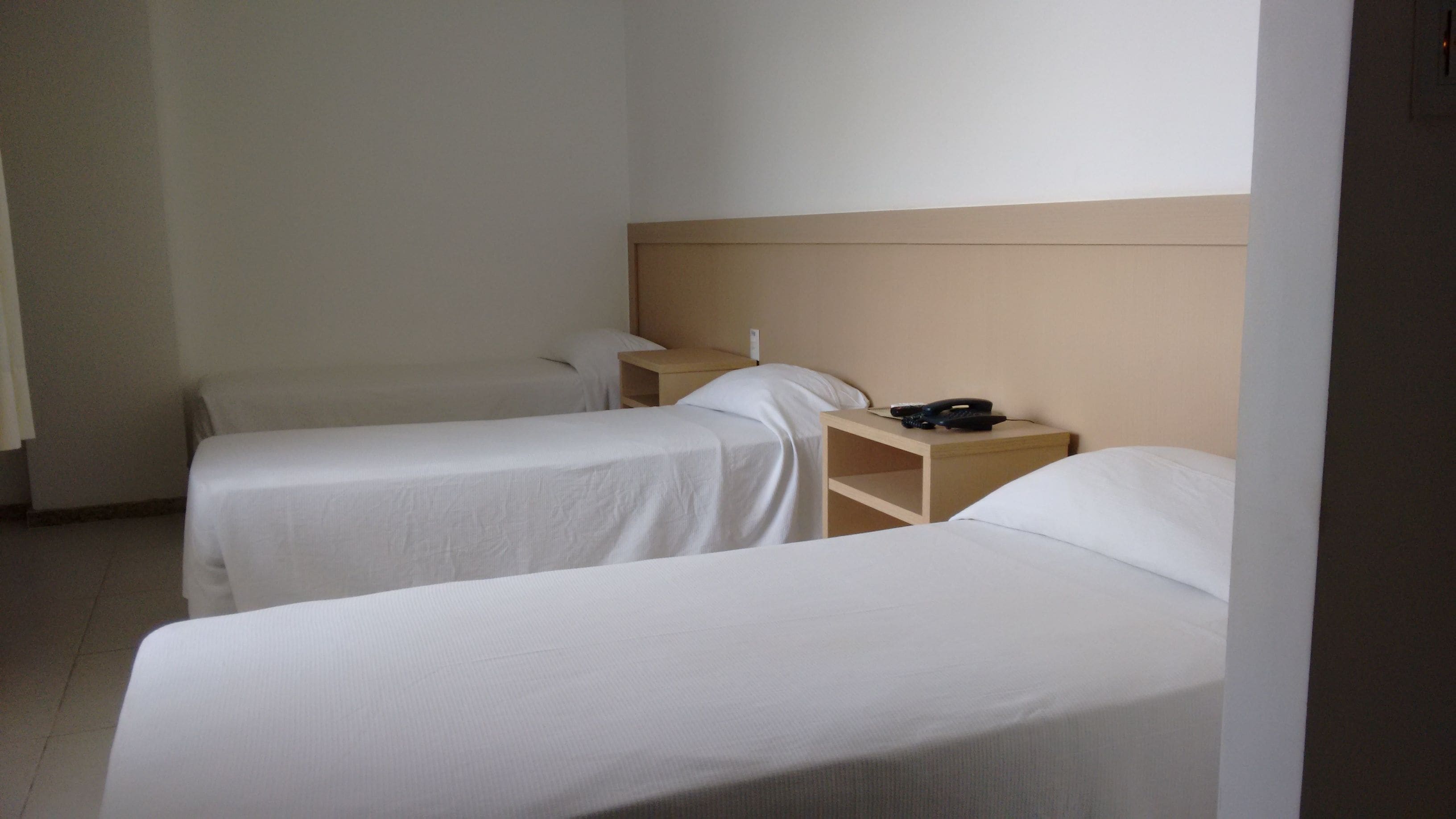 standard room | desk, free wifi, bed sheets, wheelchair access