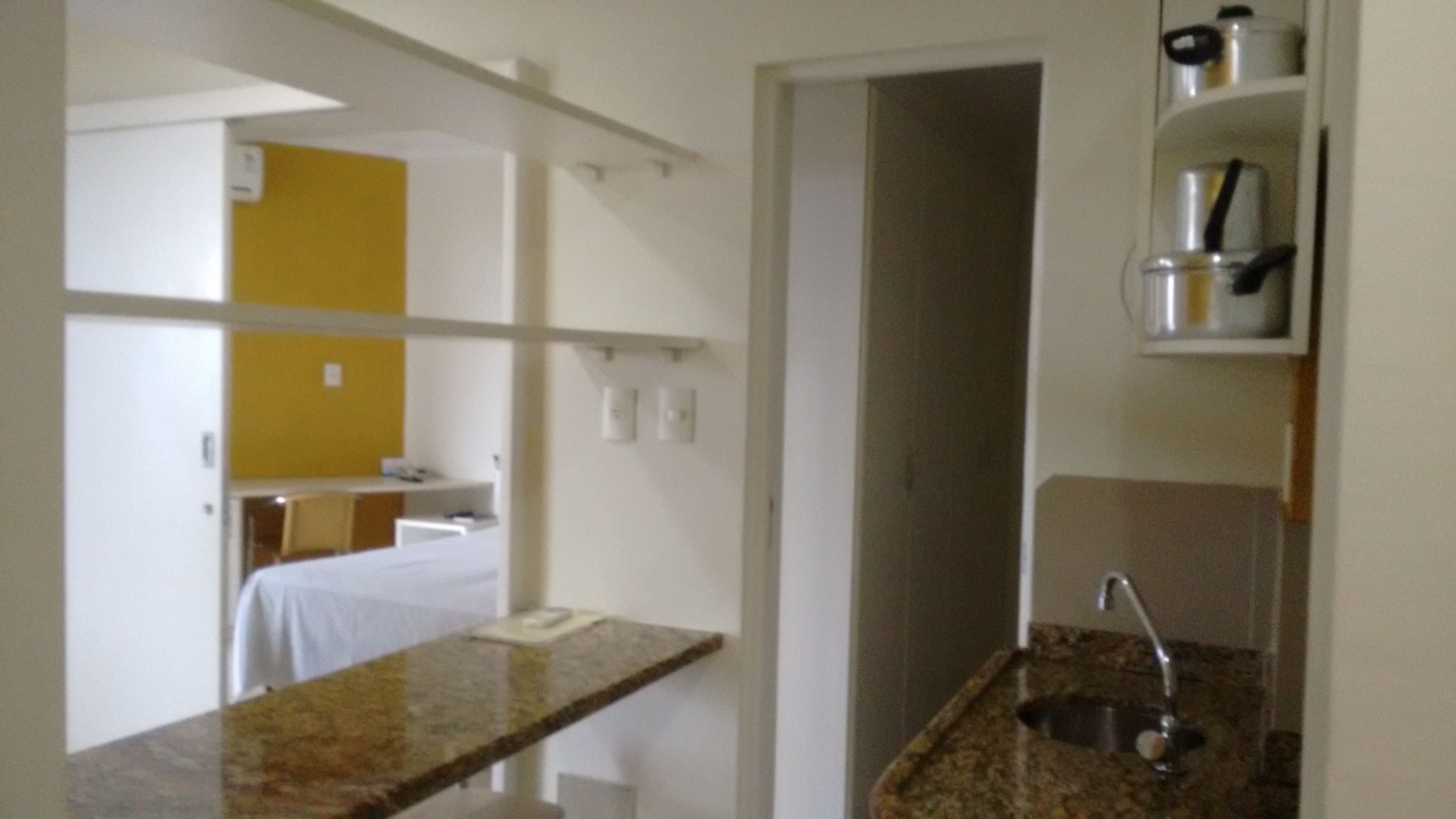 flat | desk, free wifi, bed sheets, wheelchair access