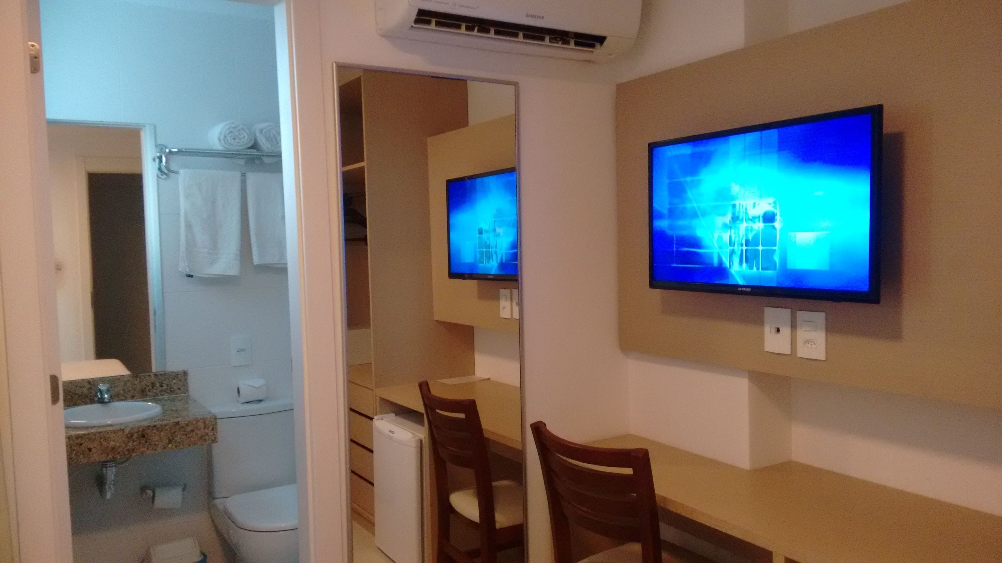 Economy Room | Desk, free WiFi, bed sheets, wheelchair access