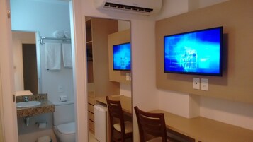 Habitación económica | Escritorio, wifi gratis, ropa de cama y accesible en silla de ruedas