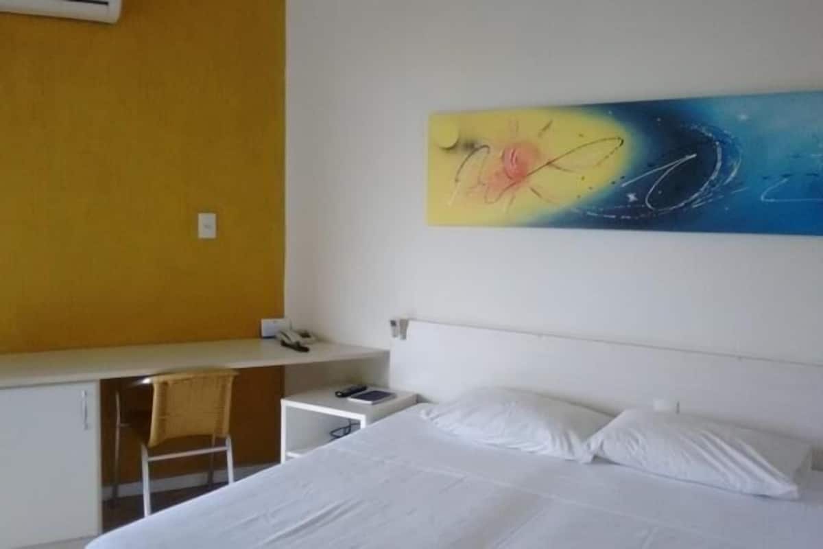 Een bureau, gratis wifi, beddengoed, rolstoeltoegankelijk