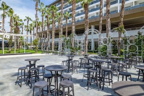 3 Bars/Lounges, Poolbar, Strandbar