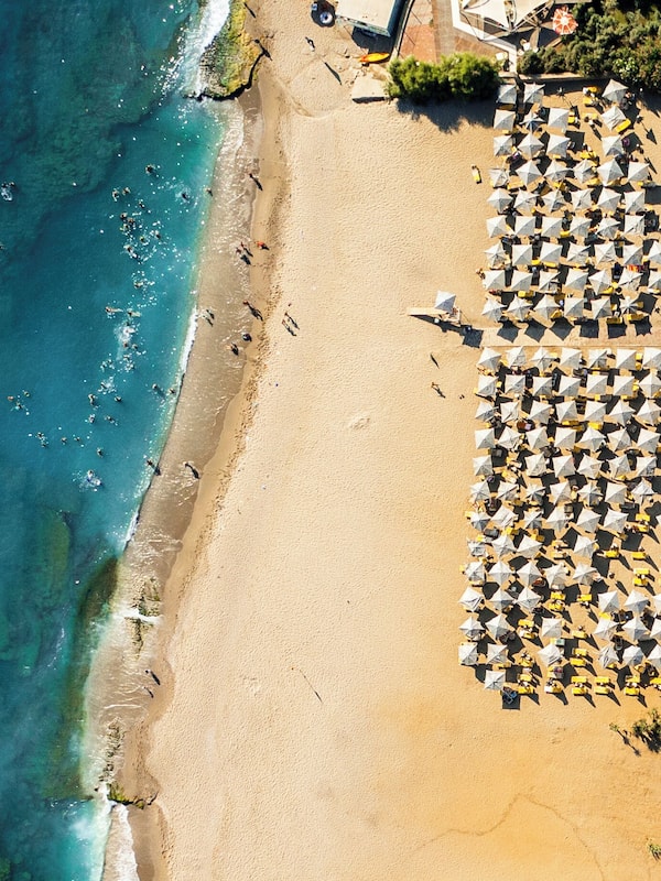 Private beach, beach volleyball, beach bar