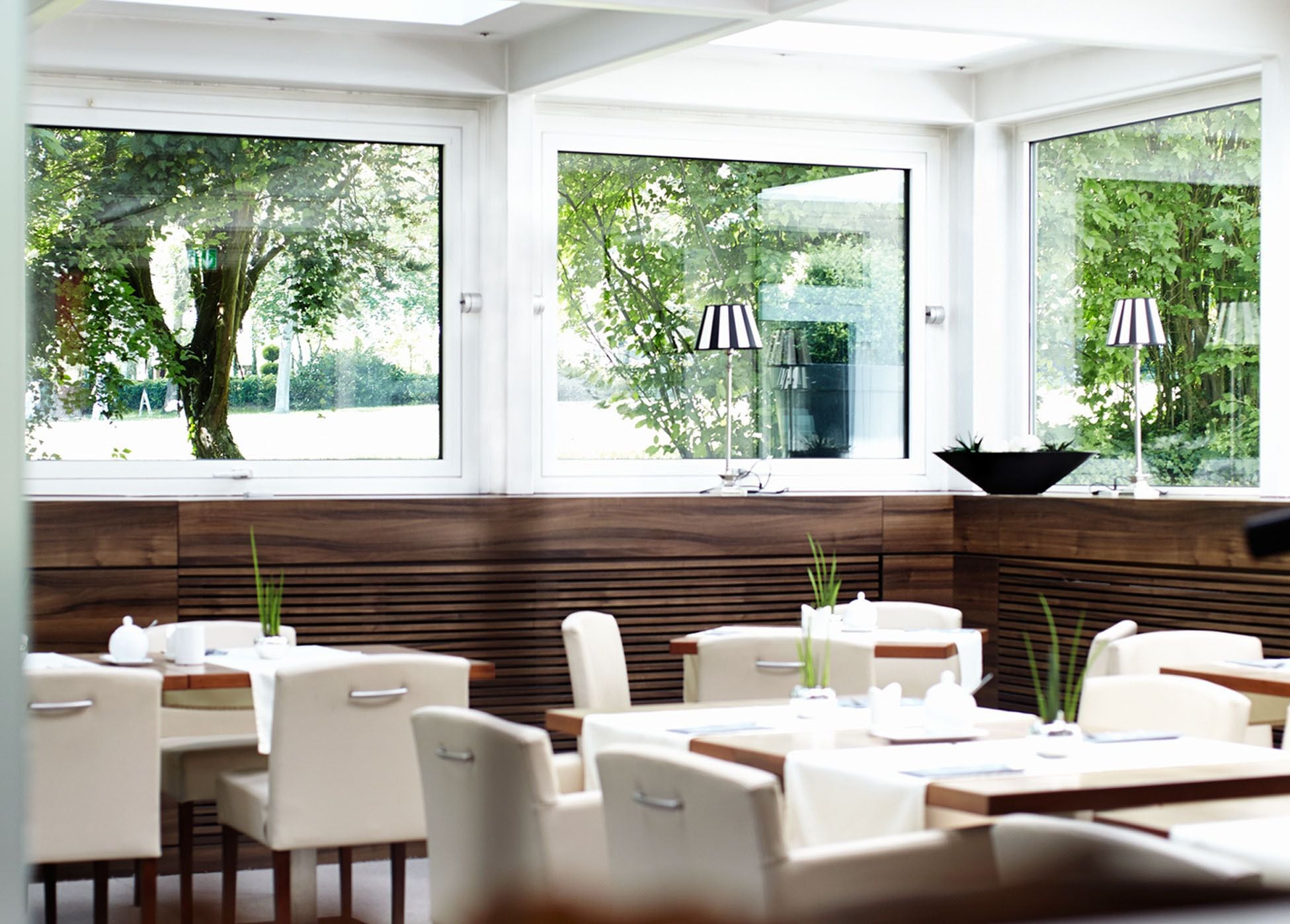 逢周一至周五供应全套早餐（每人 EUR 18）