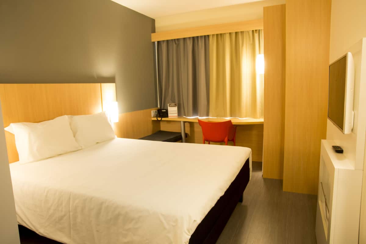 Minibar, in-room safe, desk, soundproofing