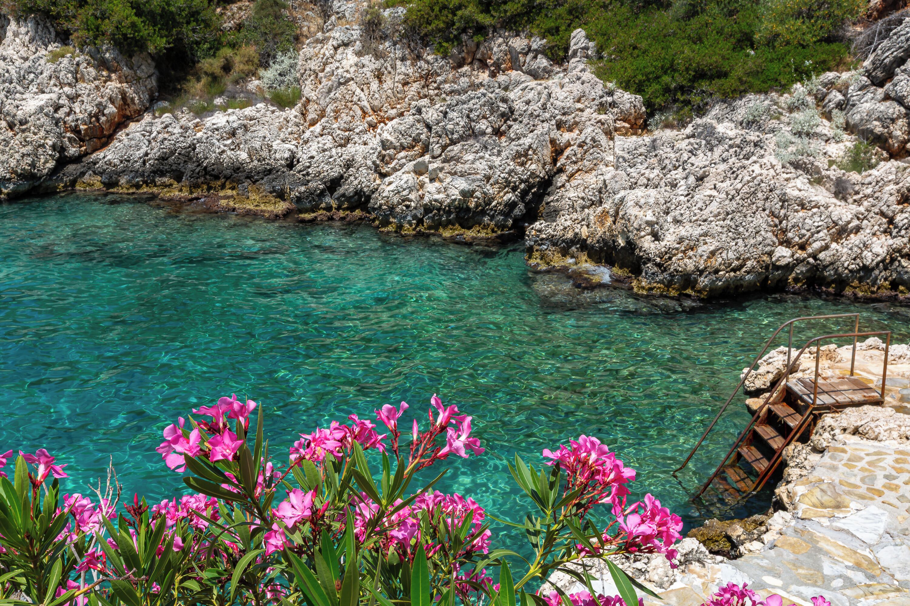private beach, free beach cabanas, sun-loungers, beach umbrellas