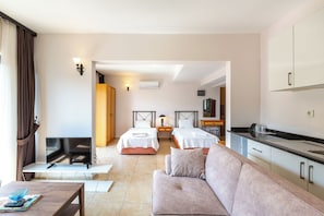 Grand Suite, 2 Bedrooms | Minibar, free WiFi, bed sheets