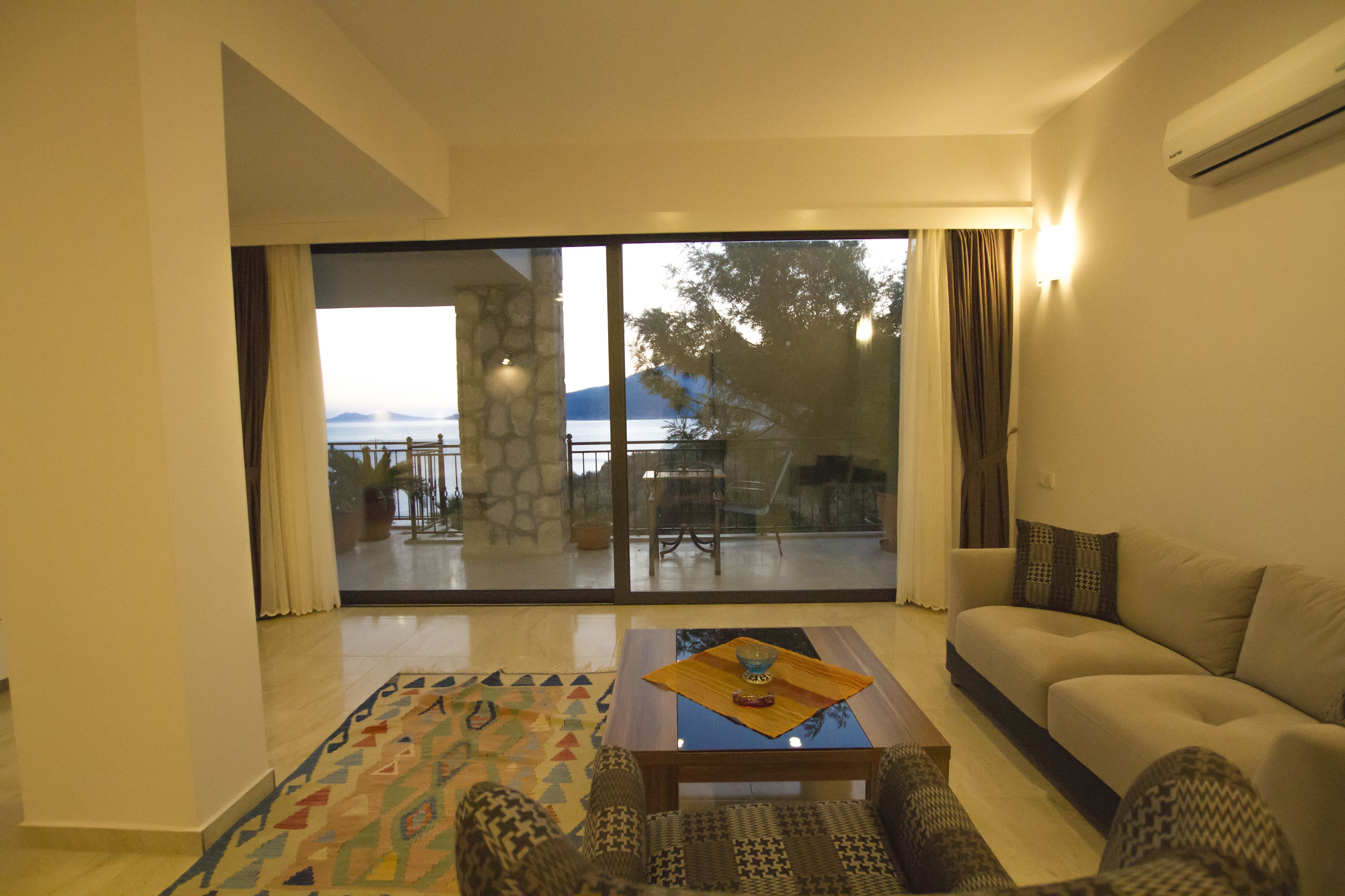 superior suite | minibar, free wifi, bed sheets