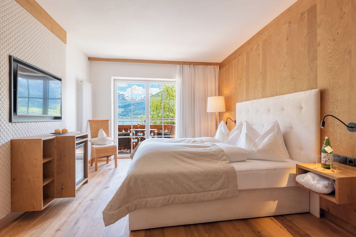 Standard Double Room, Lake View