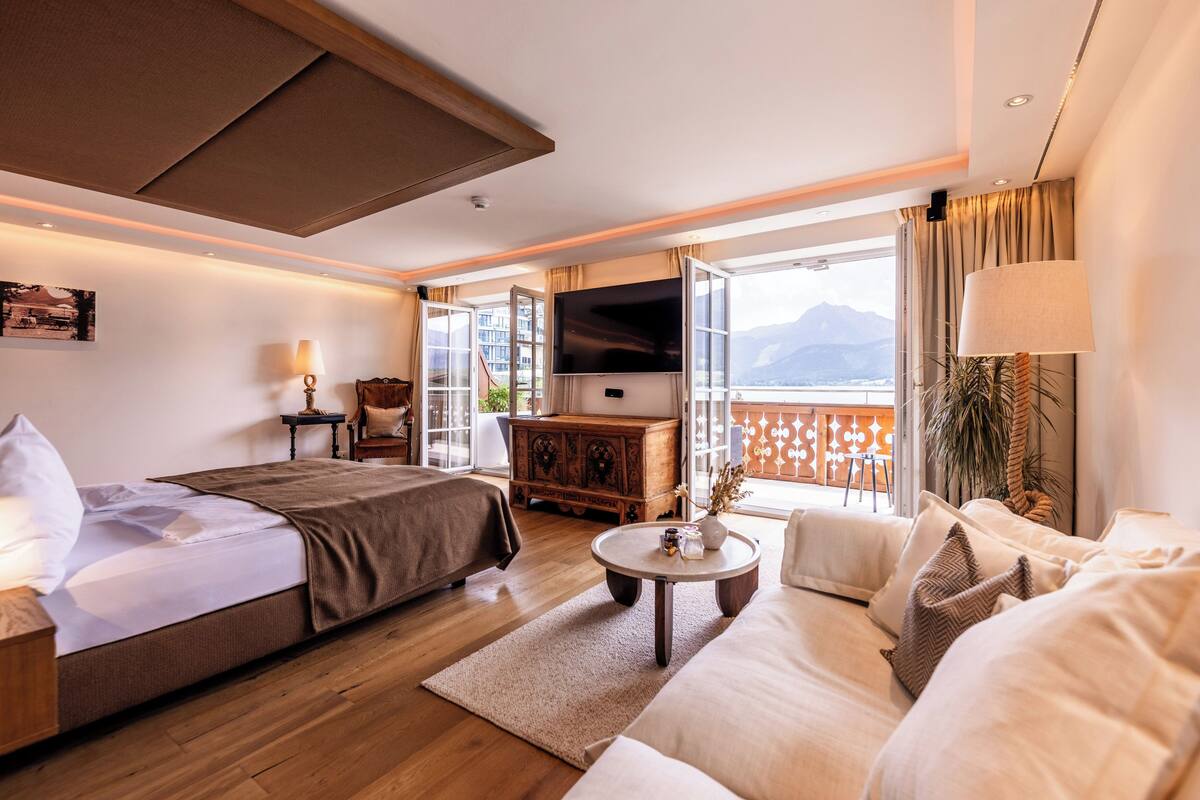 Suíte premium, vista para o lago | Cofres nos quartos, cortinas blackout, ferros/tábuas de passar roupa