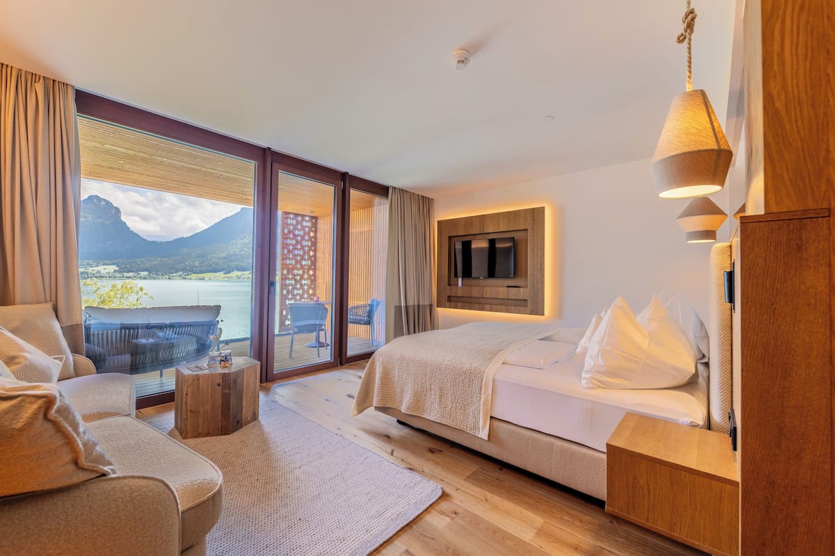 Deluxe Double Room, Lake View