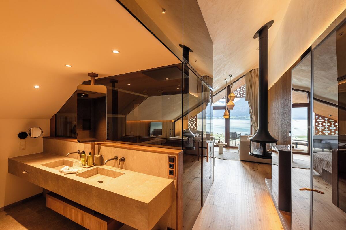 Loft júnior, vista para o lago | Cofres nos quartos, cortinas blackout, ferros/tábuas de passar roupa
