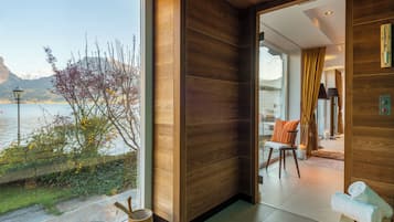 Sauna, steam room, hot stone massages, sports massages, massages