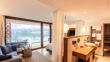 Signature Suite, Lake View | In-room safe, blackout drapes, iron/ironing board (on request)