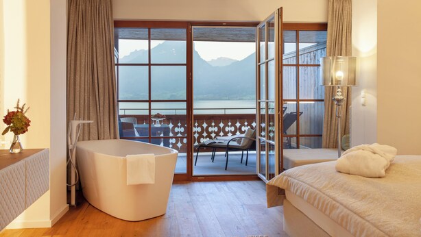 Superior Double Room, Lake View | Peti besi dalam bilik, langsir/tirai gelap terus, kalis bunyi 