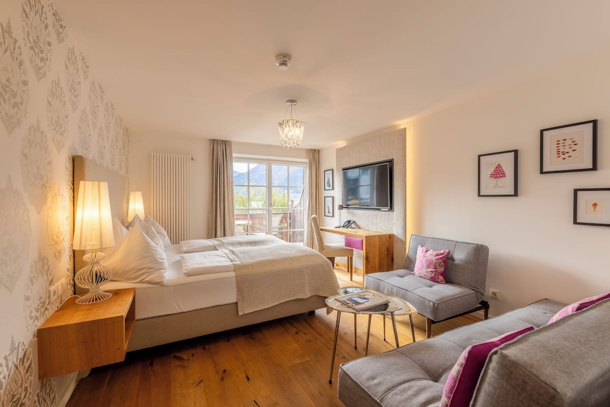 Classic Double Room, Lake View