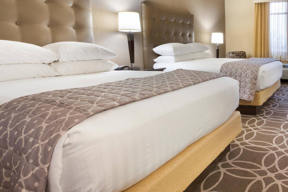 1 bedroom, desk, laptop workspace, blackout curtains