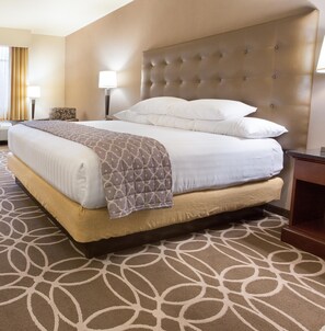 Desk, laptop workspace, blackout drapes, iron/ironing board - Drury Inn & Suites Louisville North (Louisville)