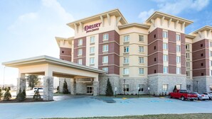 A Drury Inn & Suites hotel with a covered entrance, multiple floors, and a parking area. - Drury Inn & Suites Louisville North (Louisville)