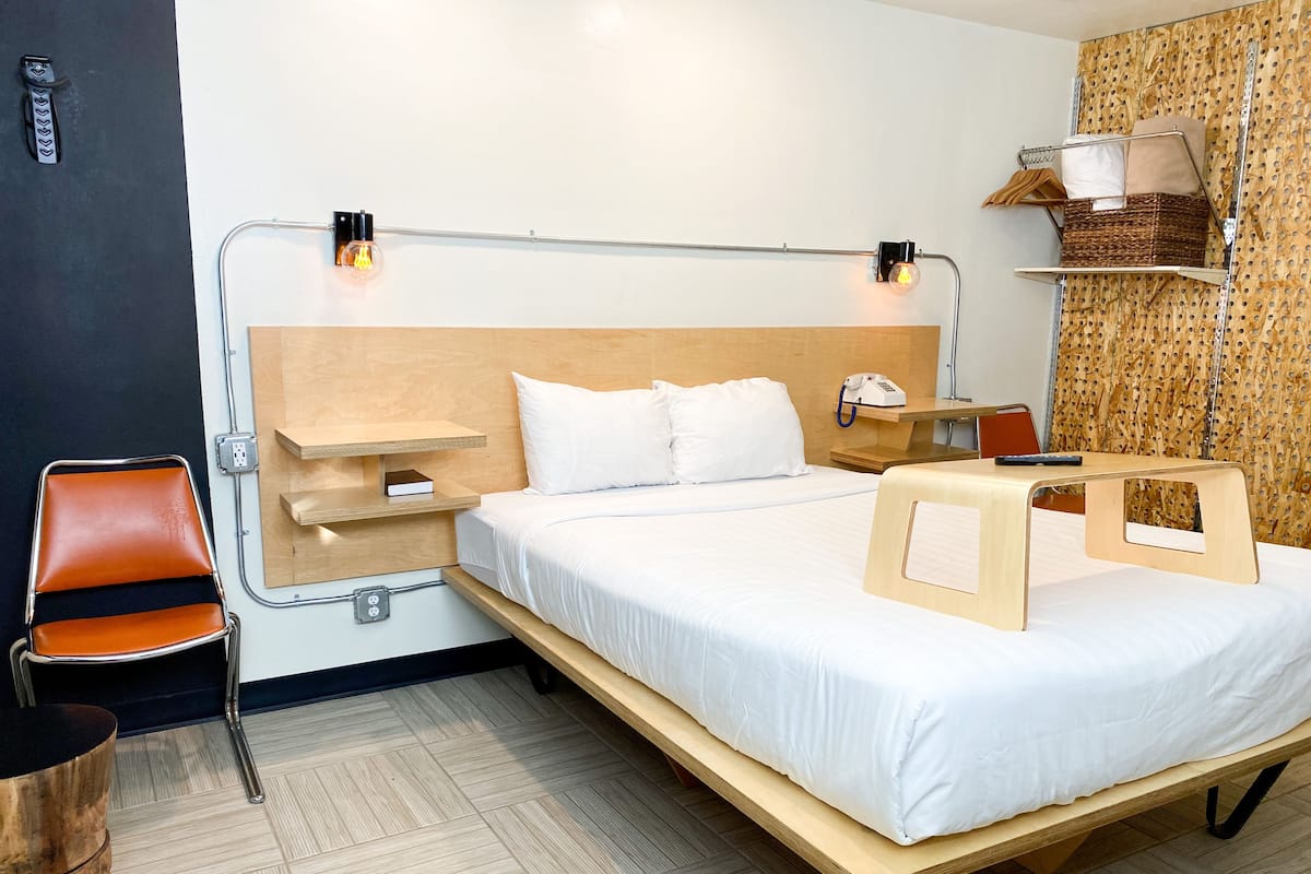 Rom – standard, 1 queensize-seng | Strykejern/-brett, wi-fi (inkludert) og sengetøy