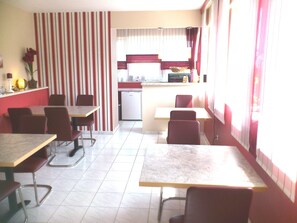 Free breakfast - Eifelpension Schebesta (Kall)