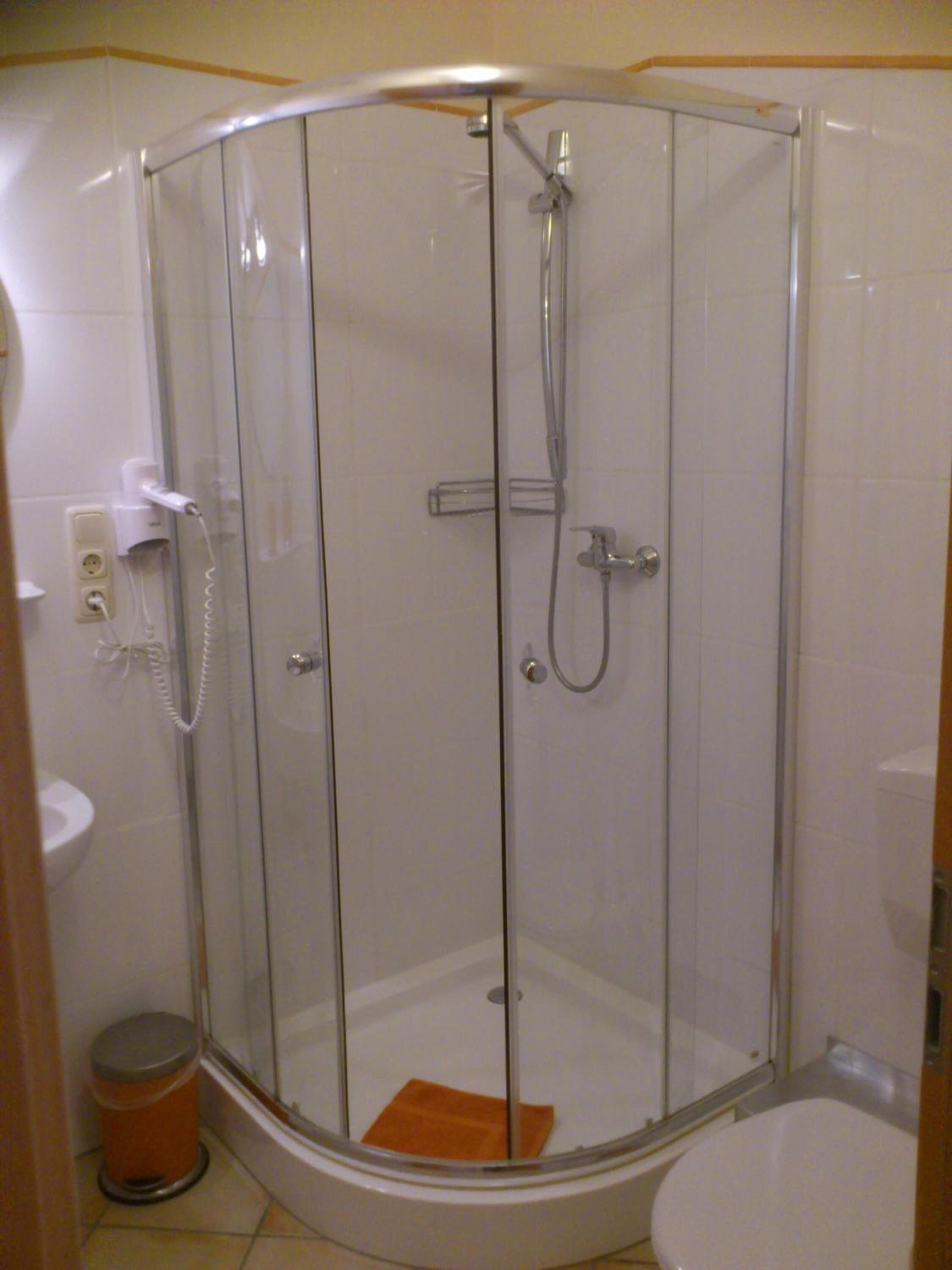 Shower, towels