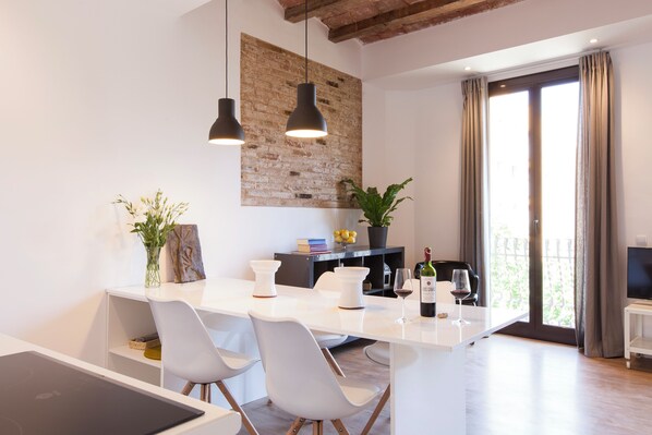 Dining room - Aspasios Charming Flats (Barcelona)
