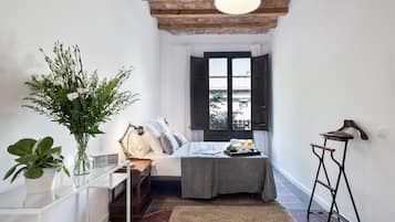 Appartement, 2 slaapkamers | 2 slaapkamers, een kluis op de kamer, geluiddichte muren