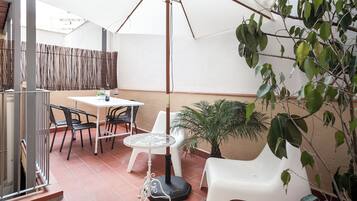 Apartament, 2 dormitoris | Vista del pati