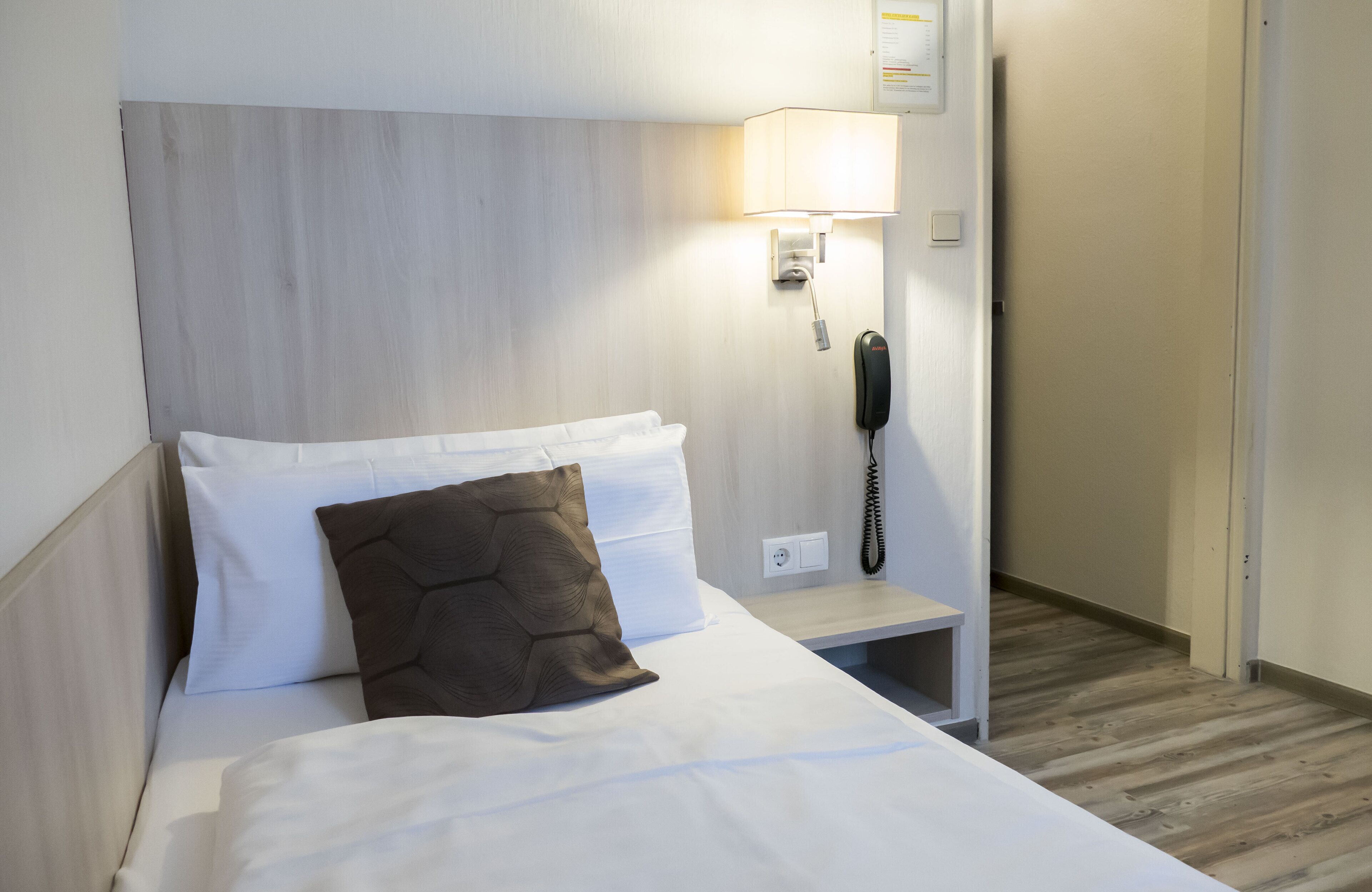 Single Room | In-room safe, desk, laptop workspace, blackout drapes