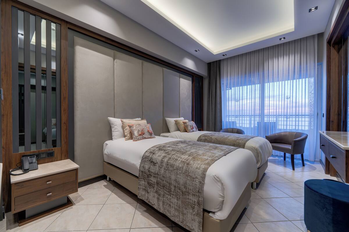 Standard Room Land view | 迷你吧、免費無線上網