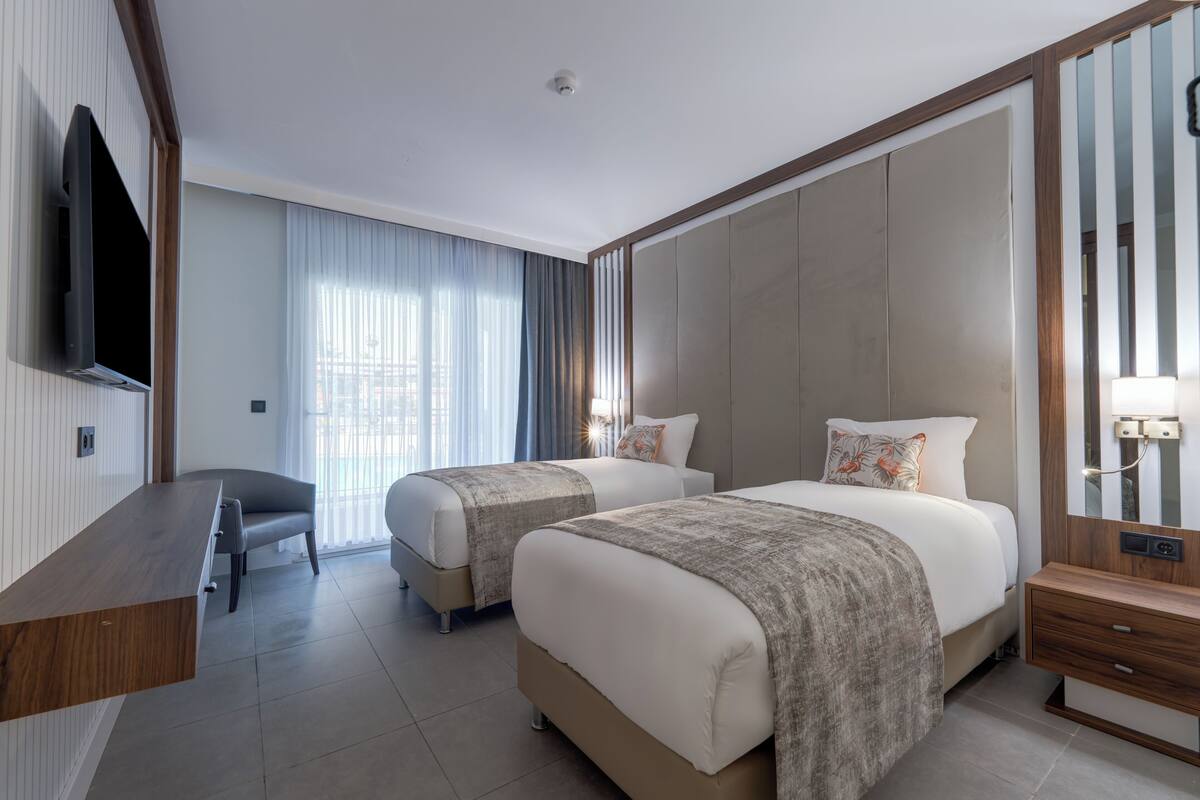 Pool Select Room | 迷你吧、免費無線上網
